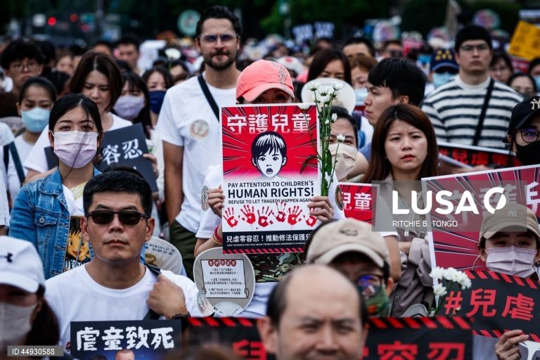 Taiwan: Protesto em Taipé contra os abusos infantis 