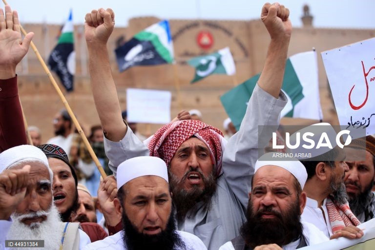 Paquistão: Manifestação anti-Índia em Peshawar