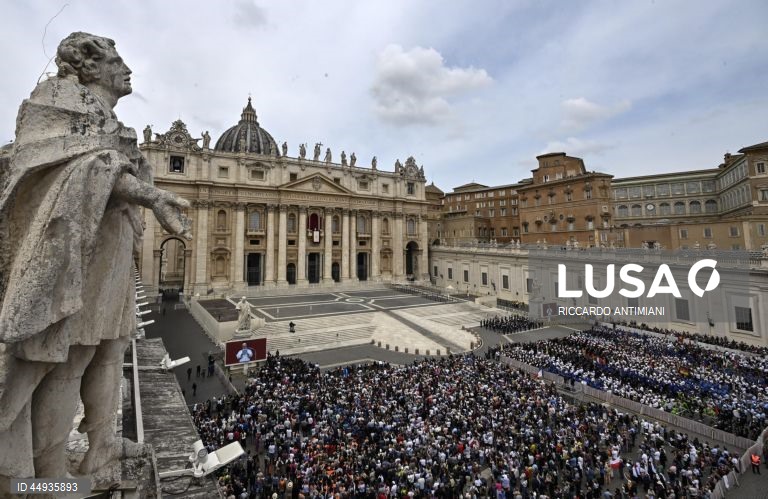 Vaticano: Papa Leão XIV preside à oração "Regina coeli"