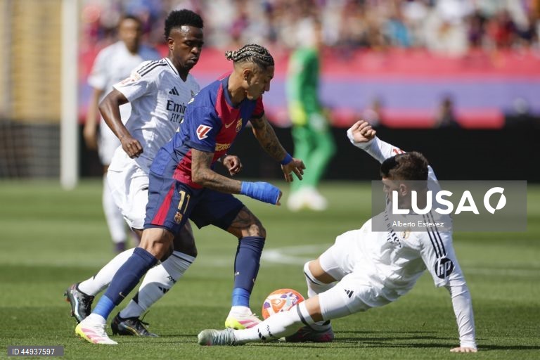 Futebol: Liga espanhola - FC Barcelona vs Real Madrid