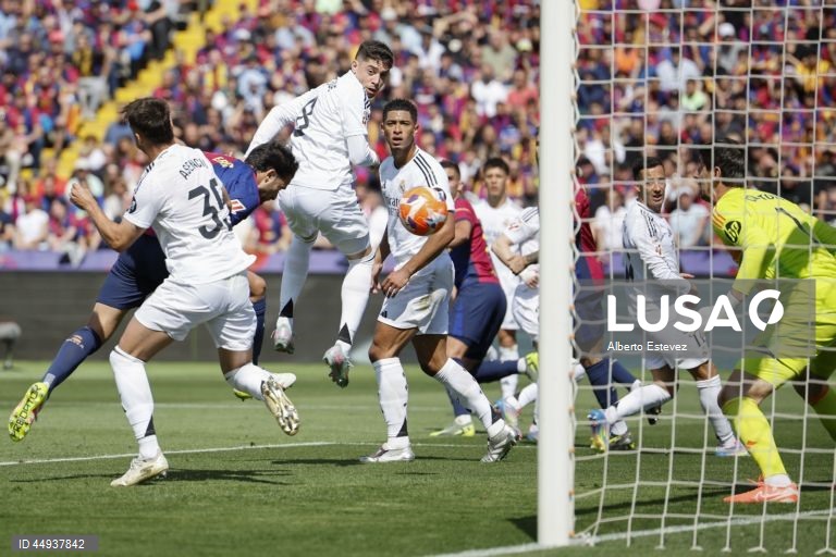 Futebol: Liga espanhola - FC Barcelona vs Real Madrid