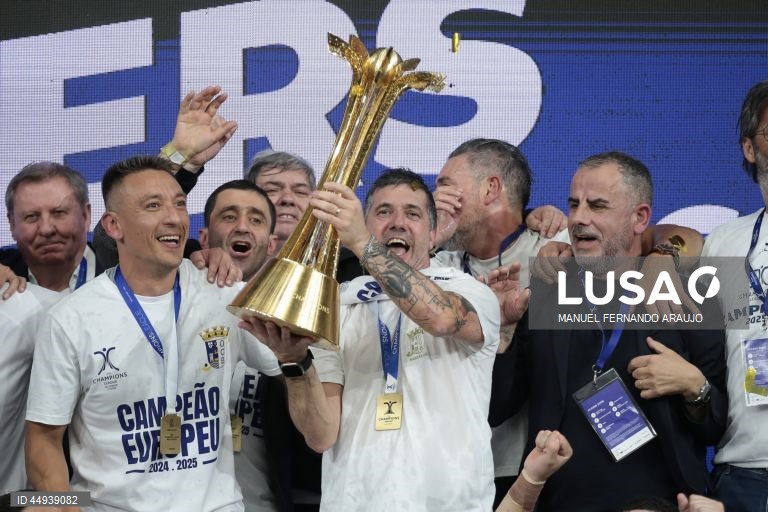 Hóquei em patins: Óquei de Barcelos vence o FC Porto e conquista a Liga dos Campeões 