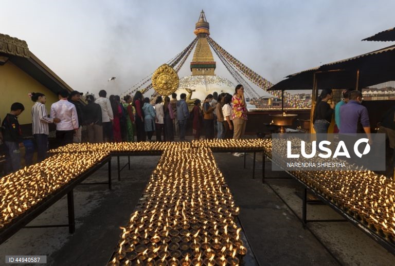 Nepal: Celebração do aniversário de Buda em Katmandu
