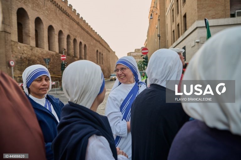 Roma: Primeira missa pública do Papa Leão XIV