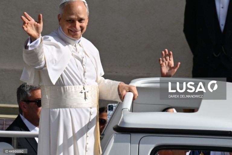 Roma: Primeira missa pública do Papa Leão XIV