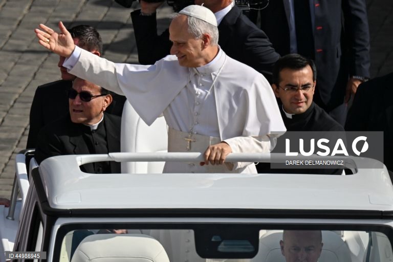 Roma: Primeira missa pública do Papa Leão XIV