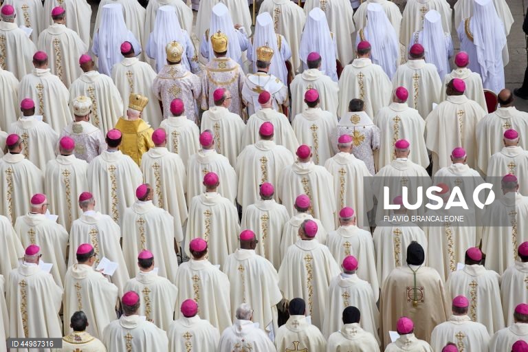 Roma: Primeira missa pública do Papa Leão XIV
