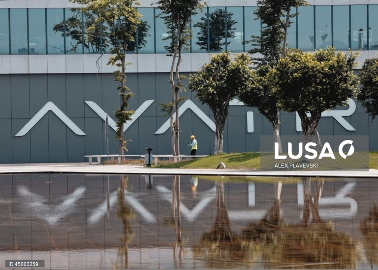 China: Fábrica de automóveis elétricos AVATR em Chongqing
