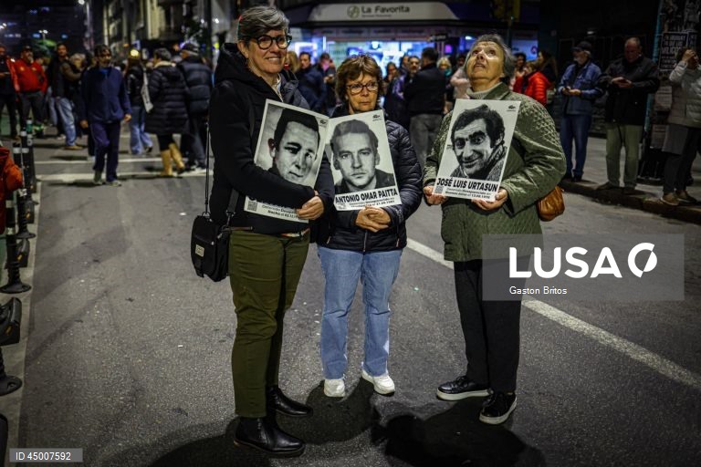Uruguai: Marcha do Silêncio em Montevideo em memória dos desaparecidos na ditadura militar de 1974-1985