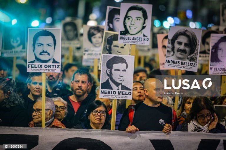 Uruguai: Marcha do Silêncio em Montevideo em memória dos desaparecidos na ditadura militar de 1974-1985