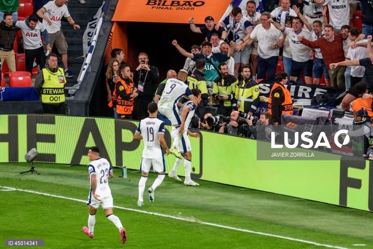 O Tottenham conquistou hoje a Liga Europa em futebol, o seu primeiro troféu desde 2007/08, ao bater na final o Manchester United, do treinador português Ruben Amorim, por 1-0, assegurando um lugar na ‘Champions’ 2025/26.