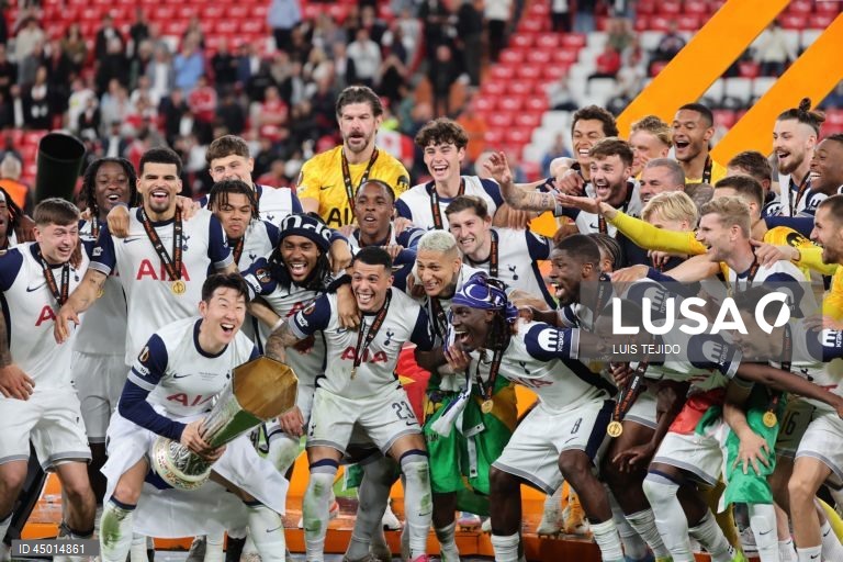 O Tottenham conquistou hoje a Liga Europa em futebol, o seu primeiro troféu desde 2007/08, ao bater na final o Manchester United, do treinador português Ruben Amorim, por 1-0, assegurando um lugar na ‘Champions’ 2025/26.