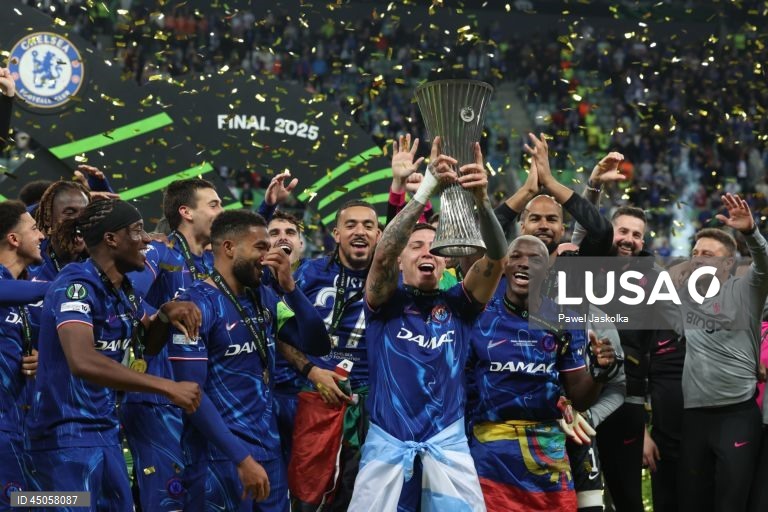 Futebol: Chelsea vence Betis e conquista a Liga Conferência 