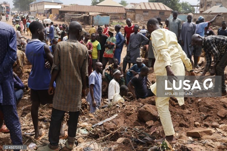 Nigéria: Mais de uma centena de mortos em inundações repentinas