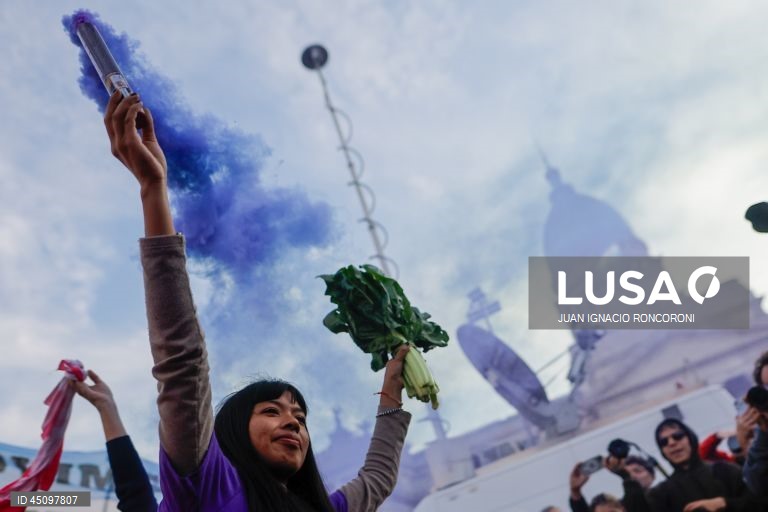 Argentina: Manifestação em Buenos Aires pelo aumento das reformas