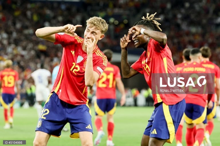 A detentora do título Espanha qualificou-se hoje para a final da quarta edição da Liga das Nações em futebol, marcando encontro para domingo com Portugal, ao vencer a França por 5-4, na segunda meia-final, em Estugarda, Alemanha.