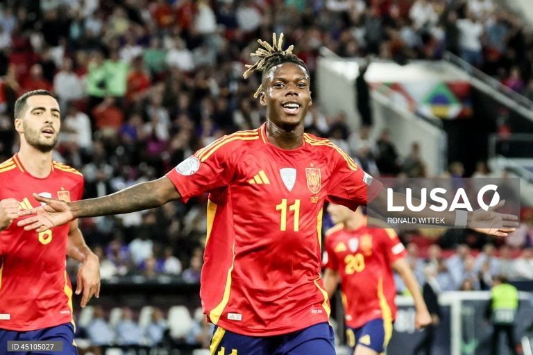 A detentora do título Espanha qualificou-se hoje para a final da quarta edição da Liga das Nações em futebol, marcando encontro para domingo com Portugal, ao vencer a França por 5-4, na segunda meia-final, em Estugarda, Alemanha.