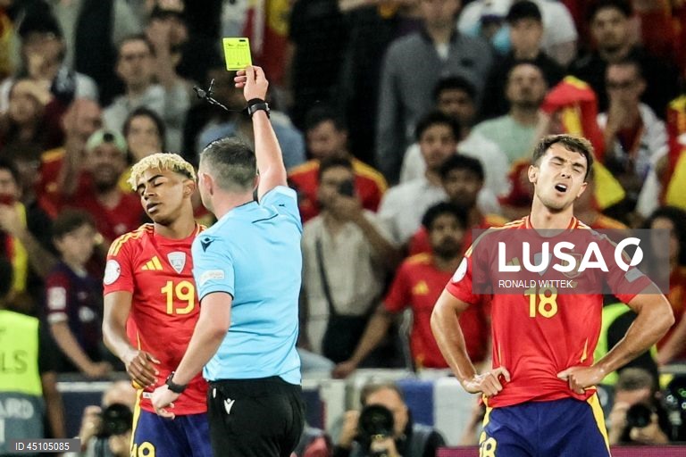 A detentora do título Espanha qualificou-se hoje para a final da quarta edição da Liga das Nações em futebol, marcando encontro para domingo com Portugal, ao vencer a França por 5-4, na segunda meia-final, em Estugarda, Alemanha.