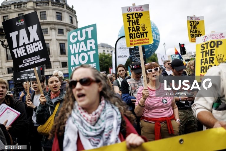 Londres: Marcha anti-austeridade contra cortes nas despesas públicas e reforma da segurança social