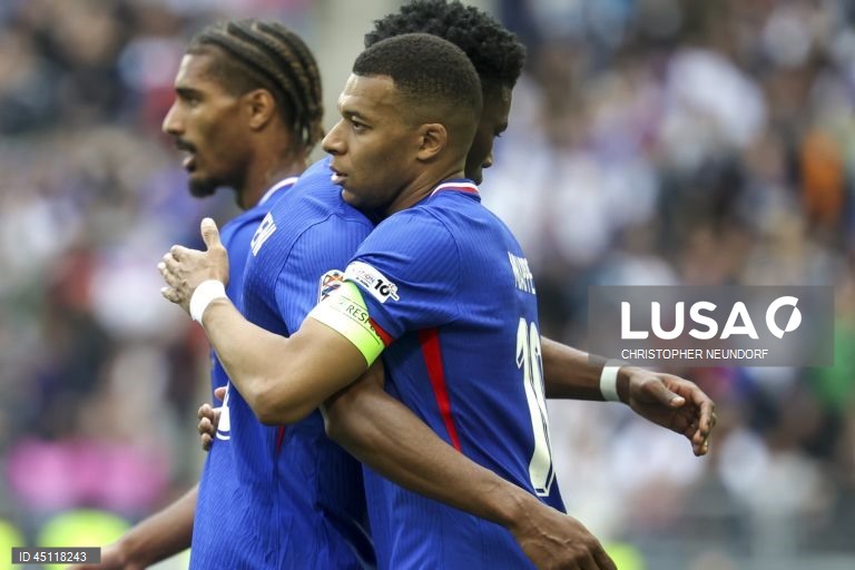 A França, à boleia de Kylian Mbappé, com um golo e uma assistência, conquistou hoje o terceiro lugar na Liga das Nações de futebol, ao vencer a anfitriã Alemanha, por 2-0.