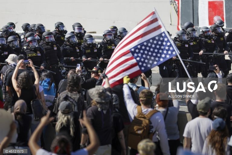 EUA: Protestos anti-Trump em Los Angeles