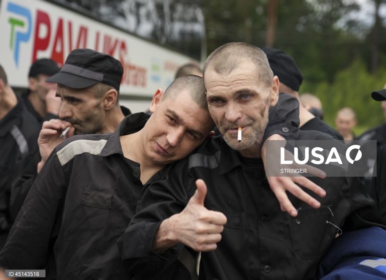 Ucrânia: Troca de prisioneiros entre a Rússia e a Ucrânia