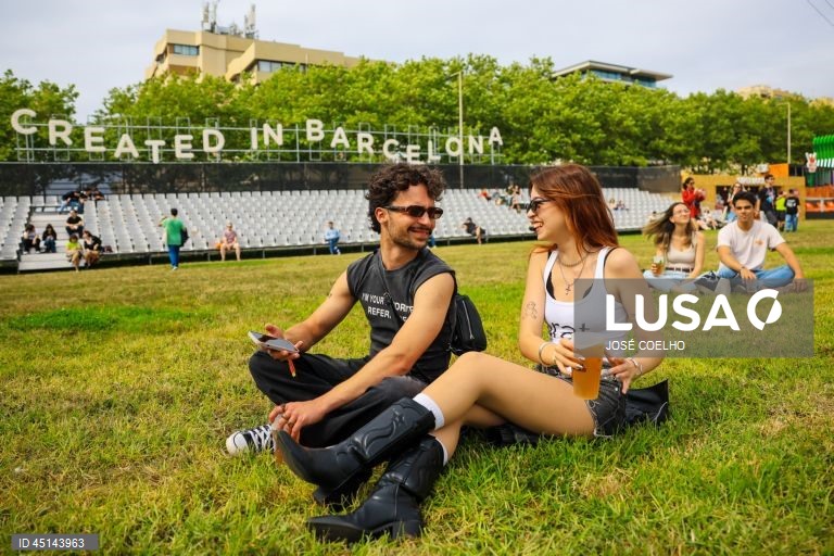 Porto: Reportagem da abertura das portas do festival Primavera Sound  
