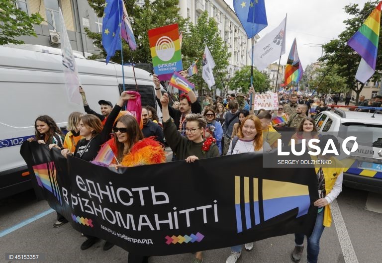 Ucrânia: Marcha do Orgulho LGBTQ+ em Kiev