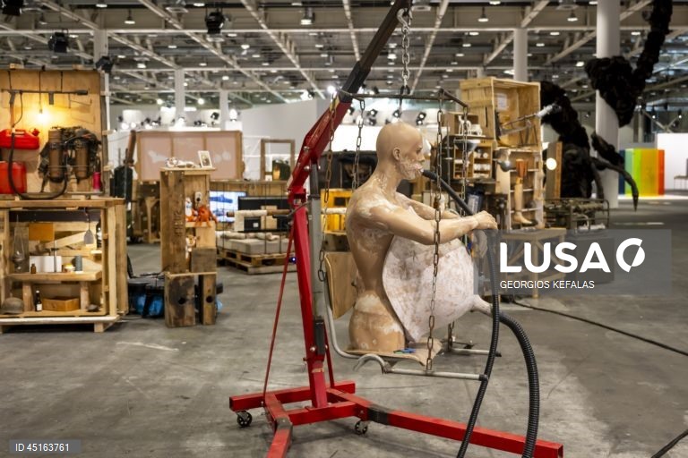 Suiça: Salão internacional de arte Art Basel 2025