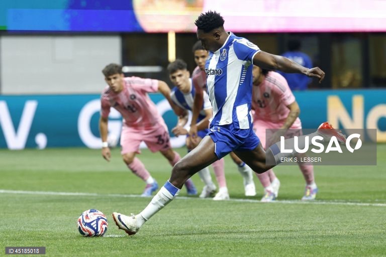  FC Porto complicou hoje o apuramento para os ‘oitavos’ do Mundial de clubes de futebol, ao perder por 2-1 com os norte-americanos do Inter Miami, na segunda jornada do Grupo A, em Atlanta, nos Estados Unidos.