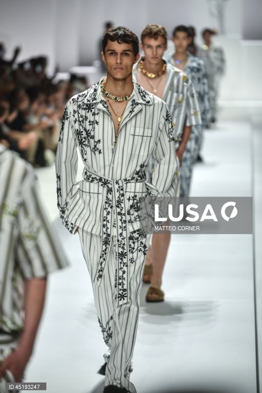 Milão: Desfile da moda Dolce & Gabbana