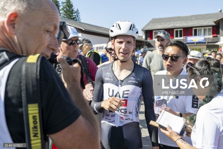 O ciclista português João Almeida (UAE Emirates) venceu hoje a Volta à Suíça, ao triunfar na oitava e última etapa em cronoescalada, em que anulou a diferença de 33 segundos para o então líder, o francês Kévin Vauquelin (Arkéa-B&B Hotels).