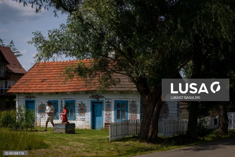Zalipie: Casas de campo pintadas com motivos decorativos