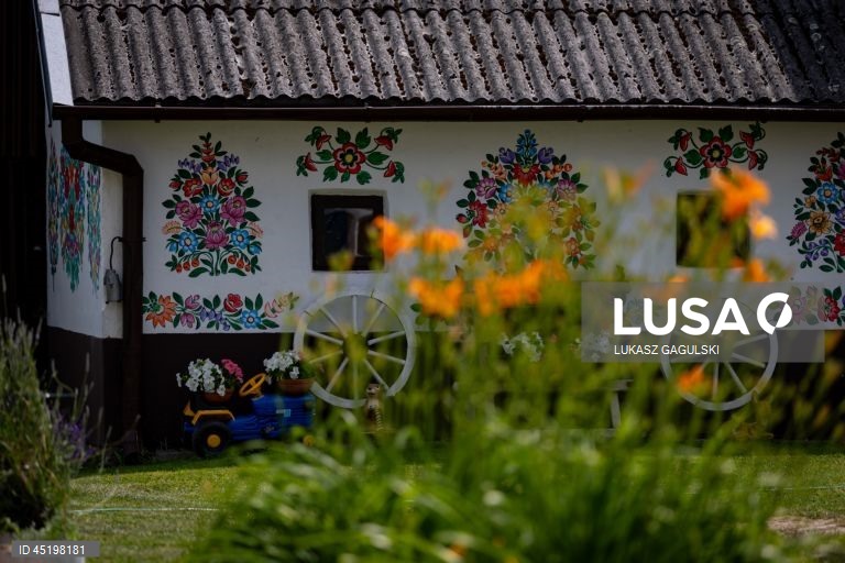Zalipie: Casas de campo pintadas com motivos decorativos