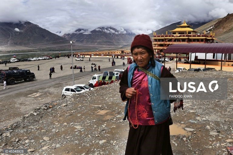 Índia: Devotos reúnem-se para a visita do 14º Dalai Lama em Zanskar