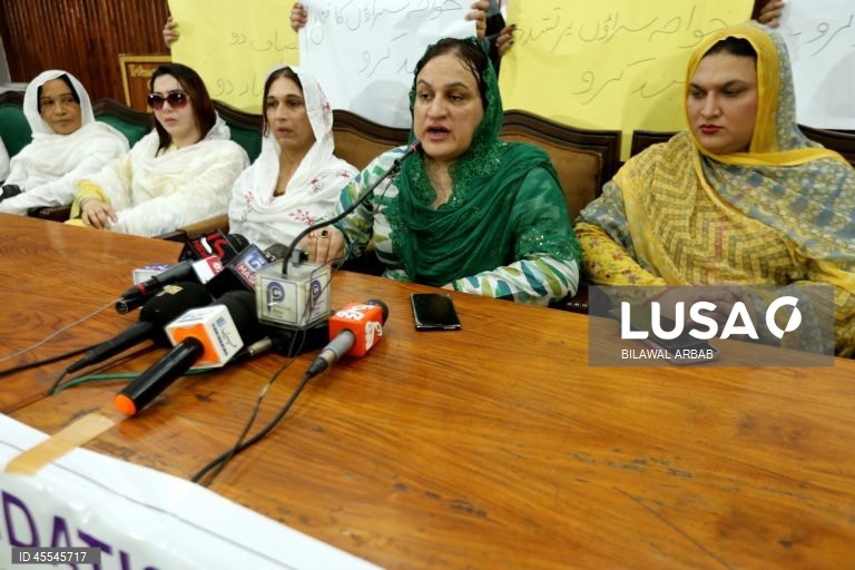 Paquistão: Protesto de transexuais em Peshawar