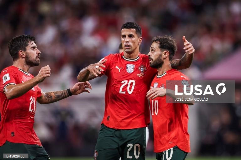 Futebol: Fase de qualificação para o Mundial 2026 - Hungria vs Portugal