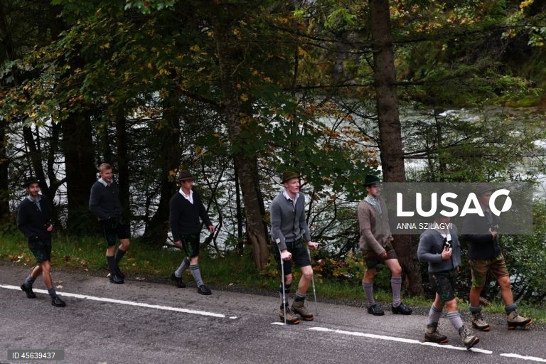 Alemanha: Festival tradicional alpino de «Viehscheid» em Bad Hindelang