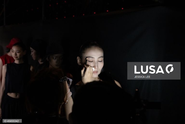 Bastidores da Semana da Moda da China 2025, em Pequim, China. O evento decorre de 5 a 14 de setembro de 2025. 