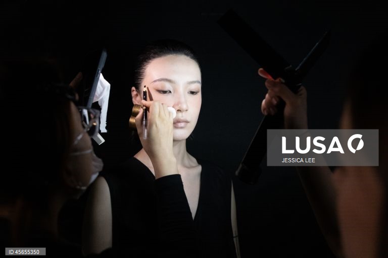 Bastidores da Semana da Moda da China 2025, em Pequim, China. O evento decorre de 5 a 14 de setembro de 2025. 