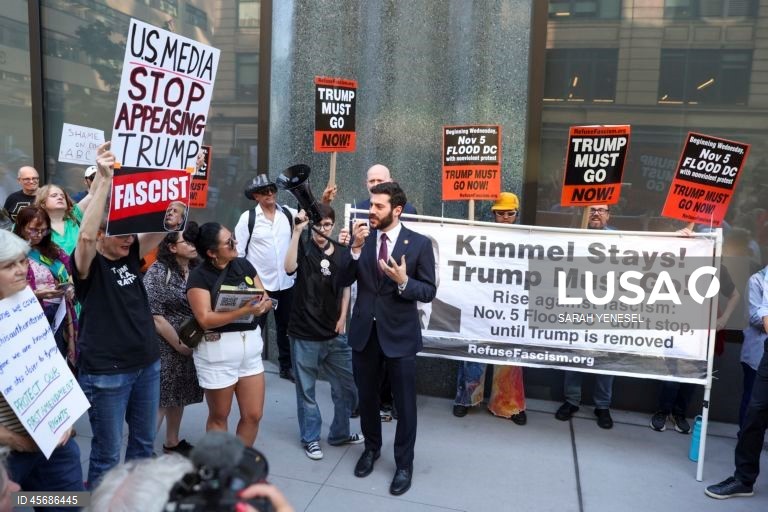 Protestos em Nova Iorque contra suspensão do programa de tv de Jimmy Kimmel
