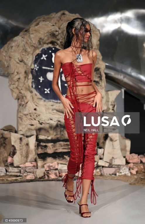 Semana da Moda de Londres - Di Petsa