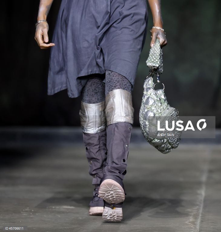 London Fashion Week SS26 - Desfile Charlie Constantinou