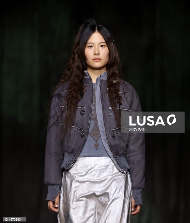 London Fashion Week SS26 - Desfile Charlie Constantinou