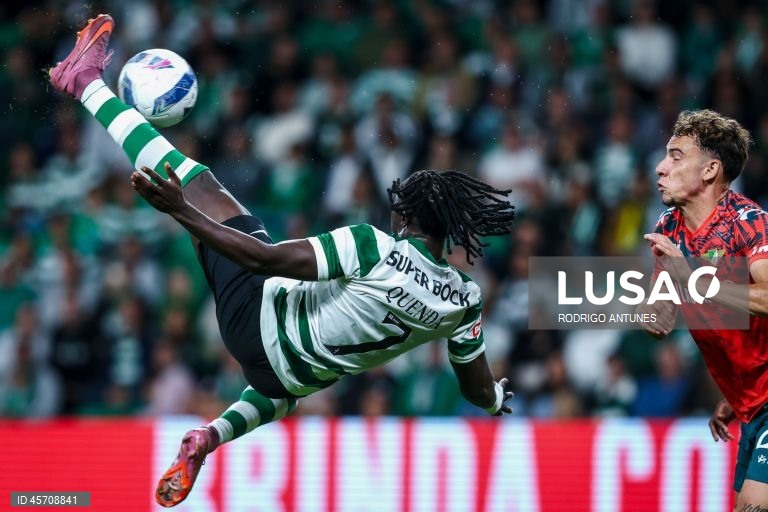 O campeão em título Sporting somou hoje o quinto triunfo em seis jogos na edição 2025/26 da I Liga portuguesa de futebol, ao vencer em casa o Moreirense por 3-0, no fecho da sexta jornada.