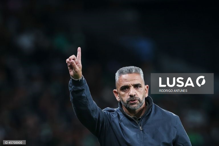 O campeão em título Sporting somou hoje o quinto triunfo em seis jogos na edição 2025/26 da I Liga portuguesa de futebol, ao vencer em casa o Moreirense por 3-0, no fecho da sexta jornada.
