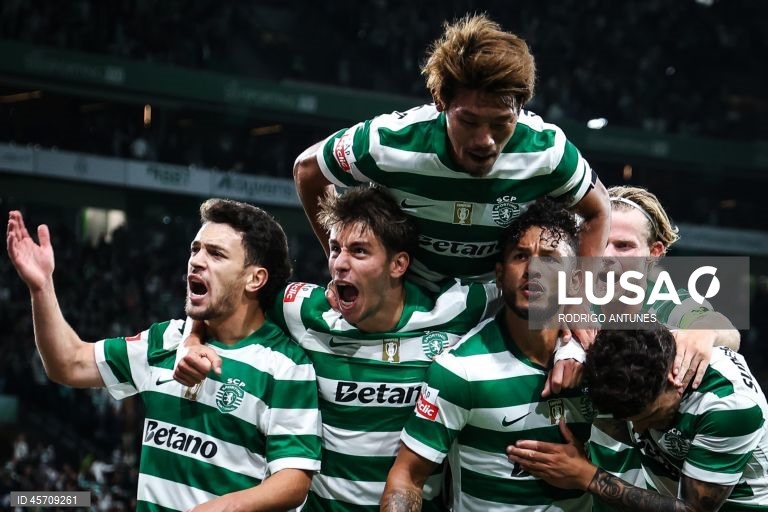 O campeão em título Sporting somou hoje o quinto triunfo em seis jogos na edição 2025/26 da I Liga portuguesa de futebol, ao vencer em casa o Moreirense por 3-0, no fecho da sexta jornada.