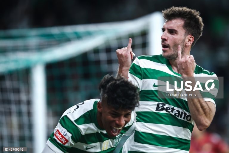 O campeão em título Sporting somou hoje o quinto triunfo em seis jogos na edição 2025/26 da I Liga portuguesa de futebol, ao vencer em casa o Moreirense por 3-0, no fecho da sexta jornada.