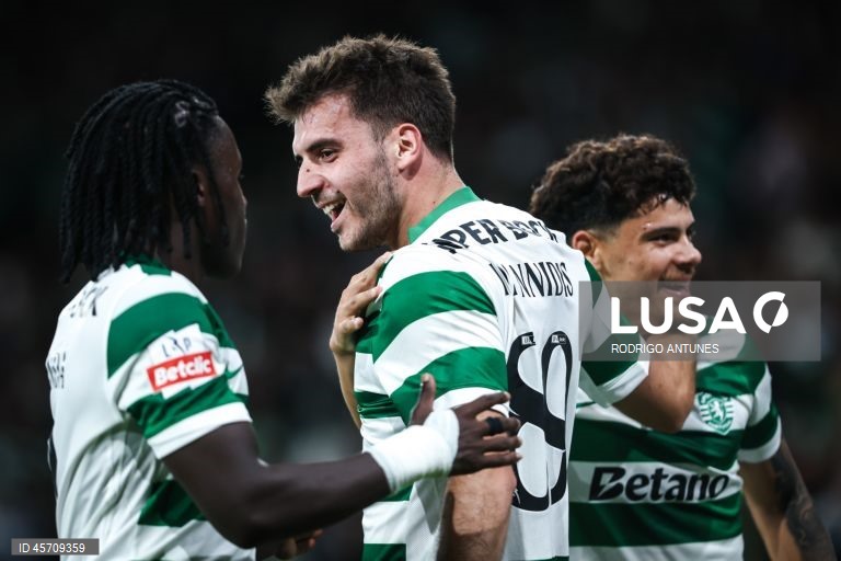 O campeão em título Sporting somou hoje o quinto triunfo em seis jogos na edição 2025/26 da I Liga portuguesa de futebol, ao vencer em casa o Moreirense por 3-0, no fecho da sexta jornada.