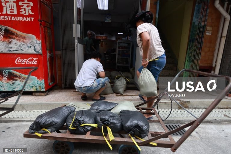 Supertufão Ragasa no norte das Filipinas